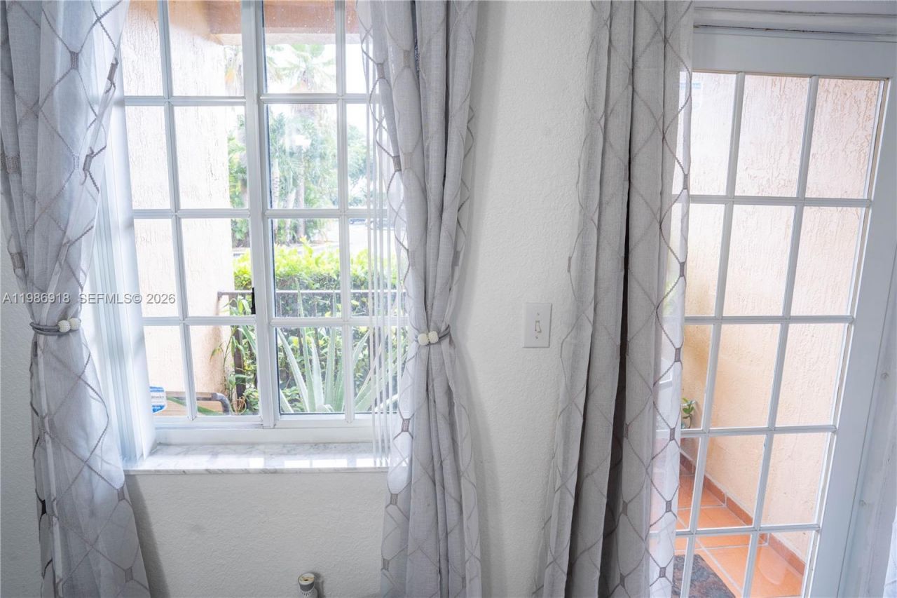 17425 NW 75th Pl, Unit 101, Hialeah, FL 33015 Photo