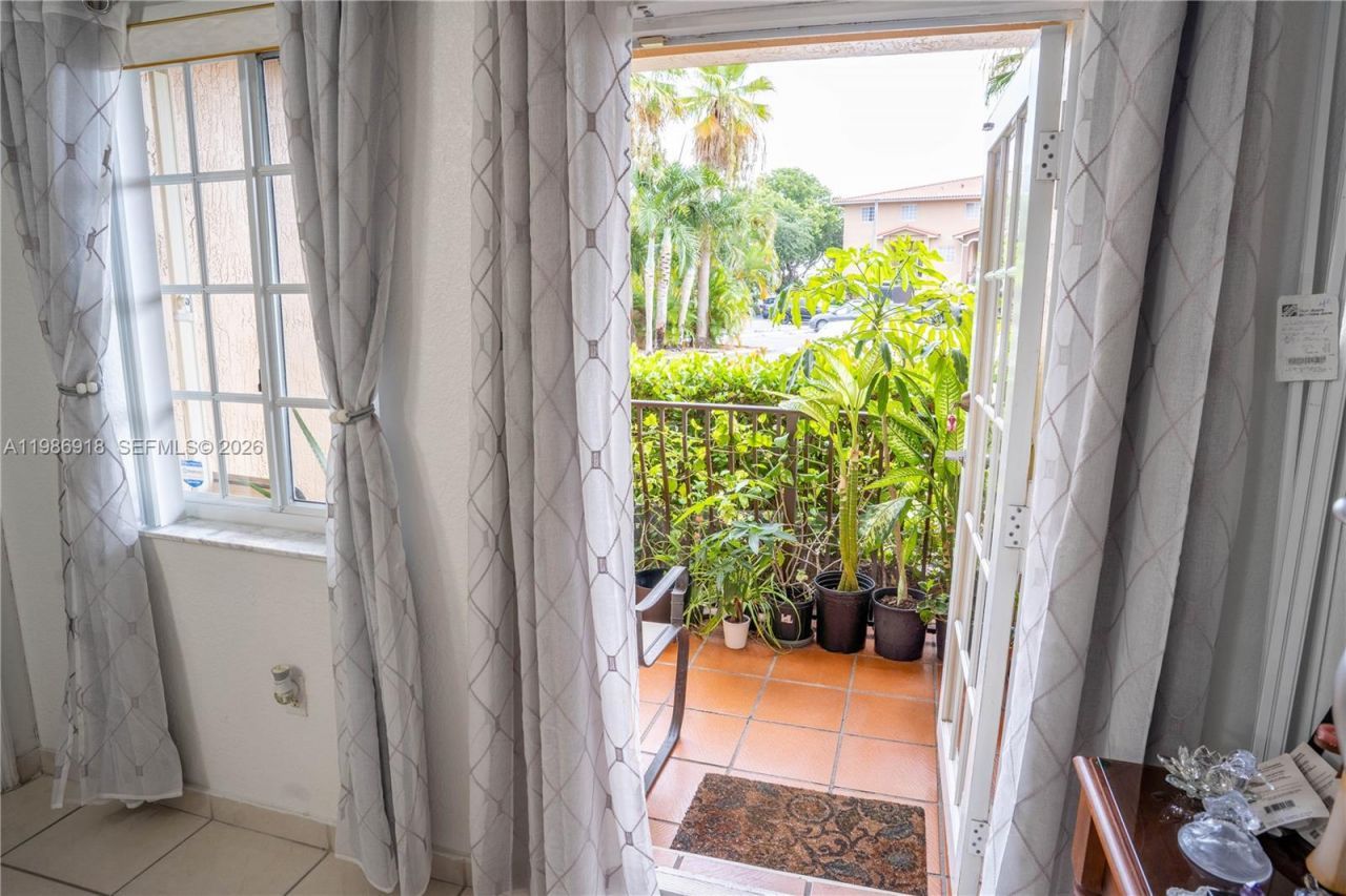 17425 NW 75th Pl, Unit 101, Hialeah, FL 33015 Photo