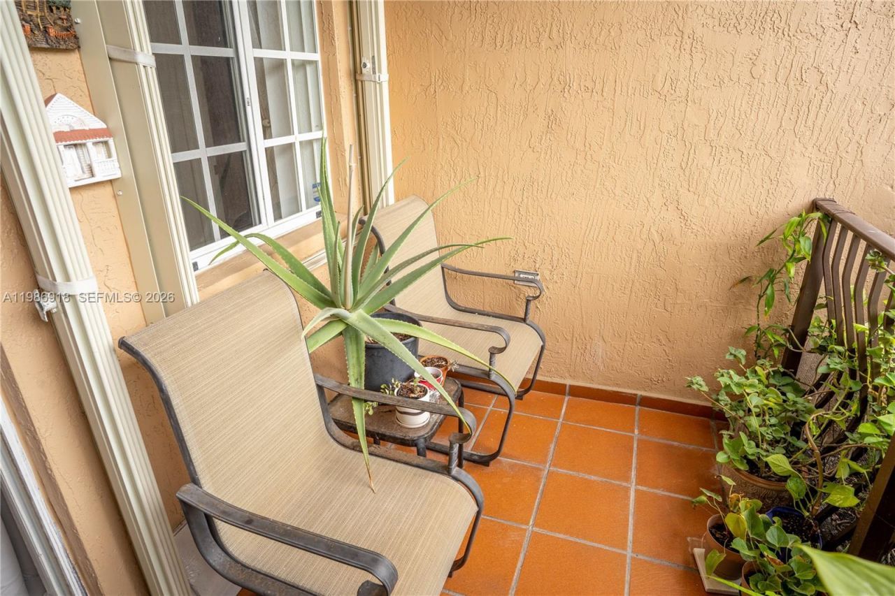 17425 NW 75th Pl, Unit 101, Hialeah, FL 33015 Photo