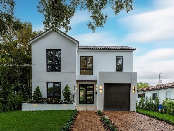 555 Catalonia Ave , Coral Gables, FL 33134
