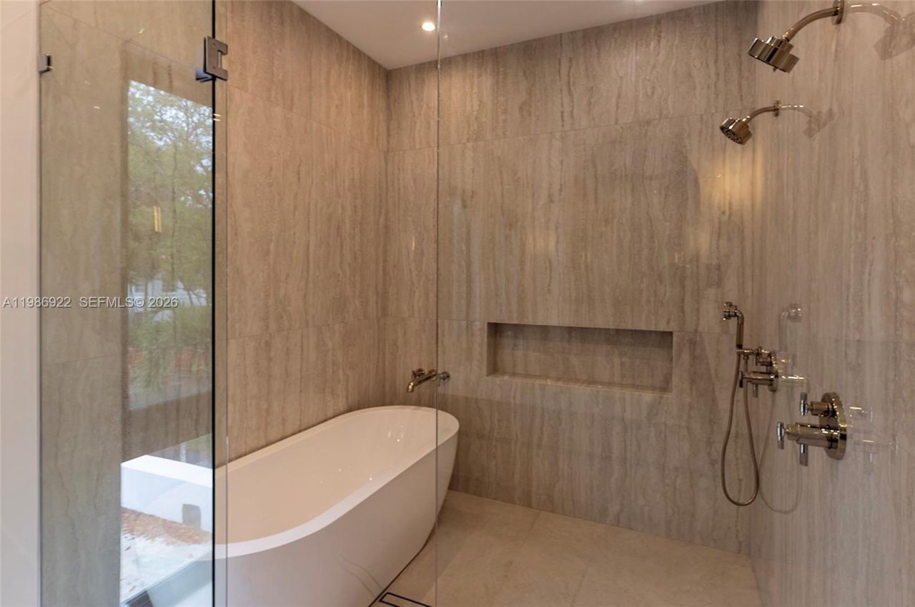 555 Catalonia Ave, Coral Gables, FL 33134 Photo