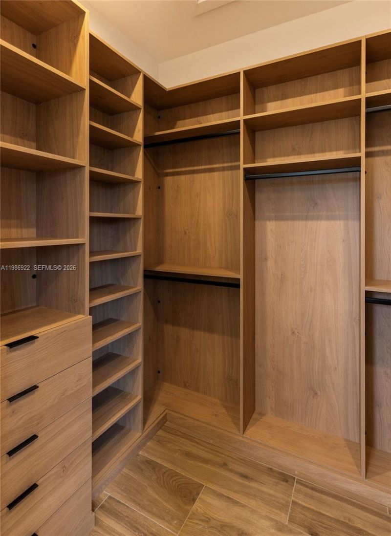 555 Catalonia Ave , Coral Gables, FL 33134 Photo