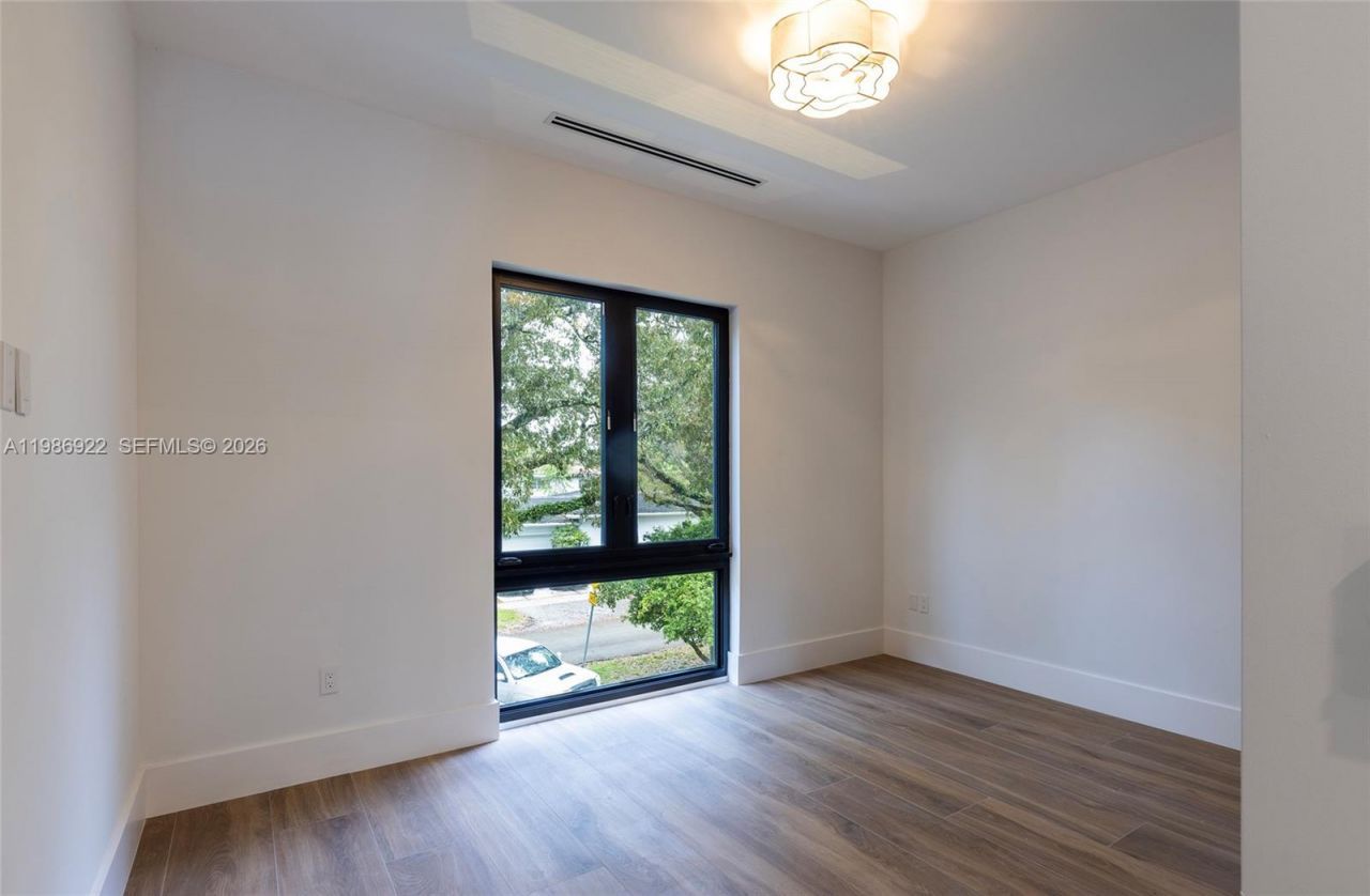 555 Catalonia Ave, Coral Gables, FL 33134 Photo