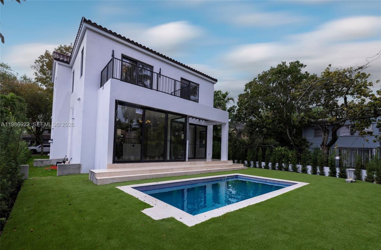 555 Catalonia Ave , Coral Gables, FL 33134 Photo