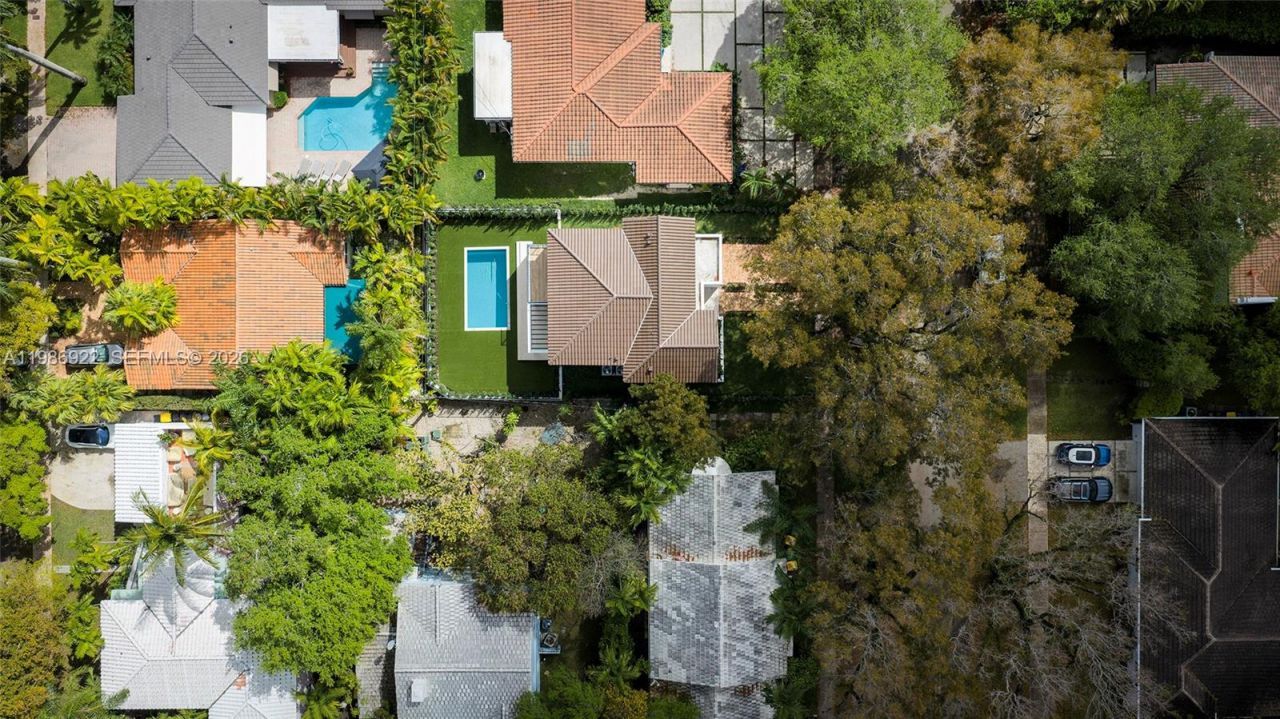 555 Catalonia Ave, Coral Gables, FL 33134 Photo