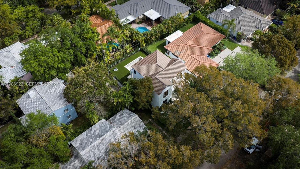 555 Catalonia Ave, Coral Gables, FL 33134 Photo