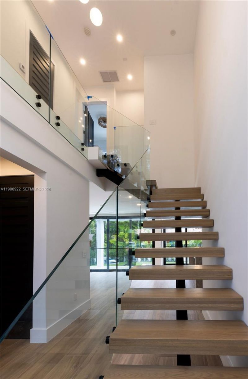 555 Catalonia Ave, Coral Gables, FL 33134 Photo