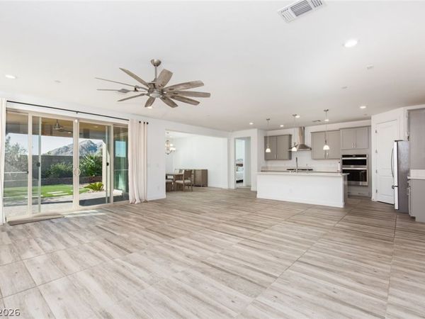 10935 Gardenova Avenue, Las Vegas, NV 89166