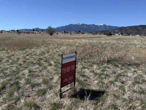 Huajatolla Dr, Colorado City, CO 81019