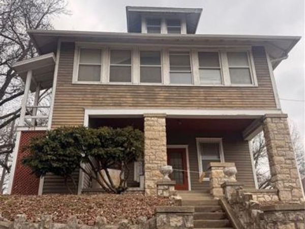 701 McDonald Street, St Joseph, MO 64505