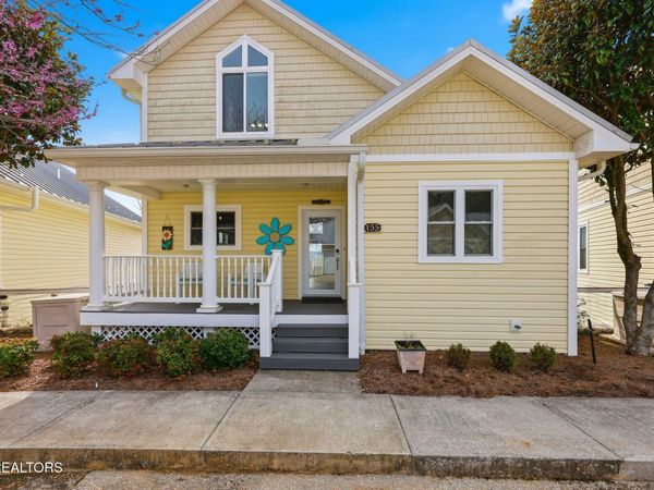 155 N Deer Village Lane, LaFollette, TN 37766