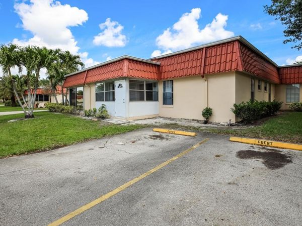 714 Nantucket Circle, Unit B, Lake Worth, FL 33467