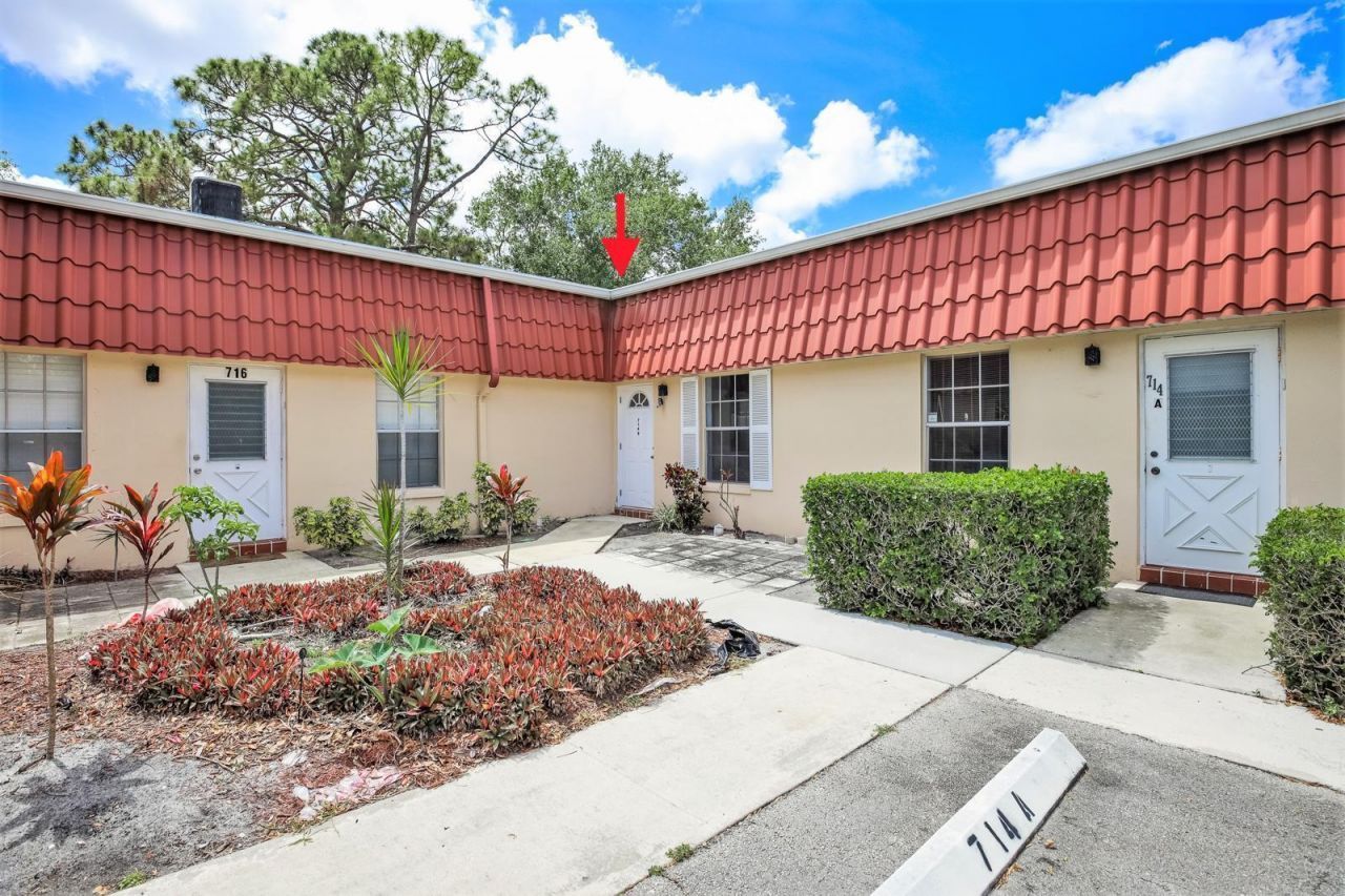 714 Nantucket Circle, Unit B, Lake Worth, FL 33467 Photo