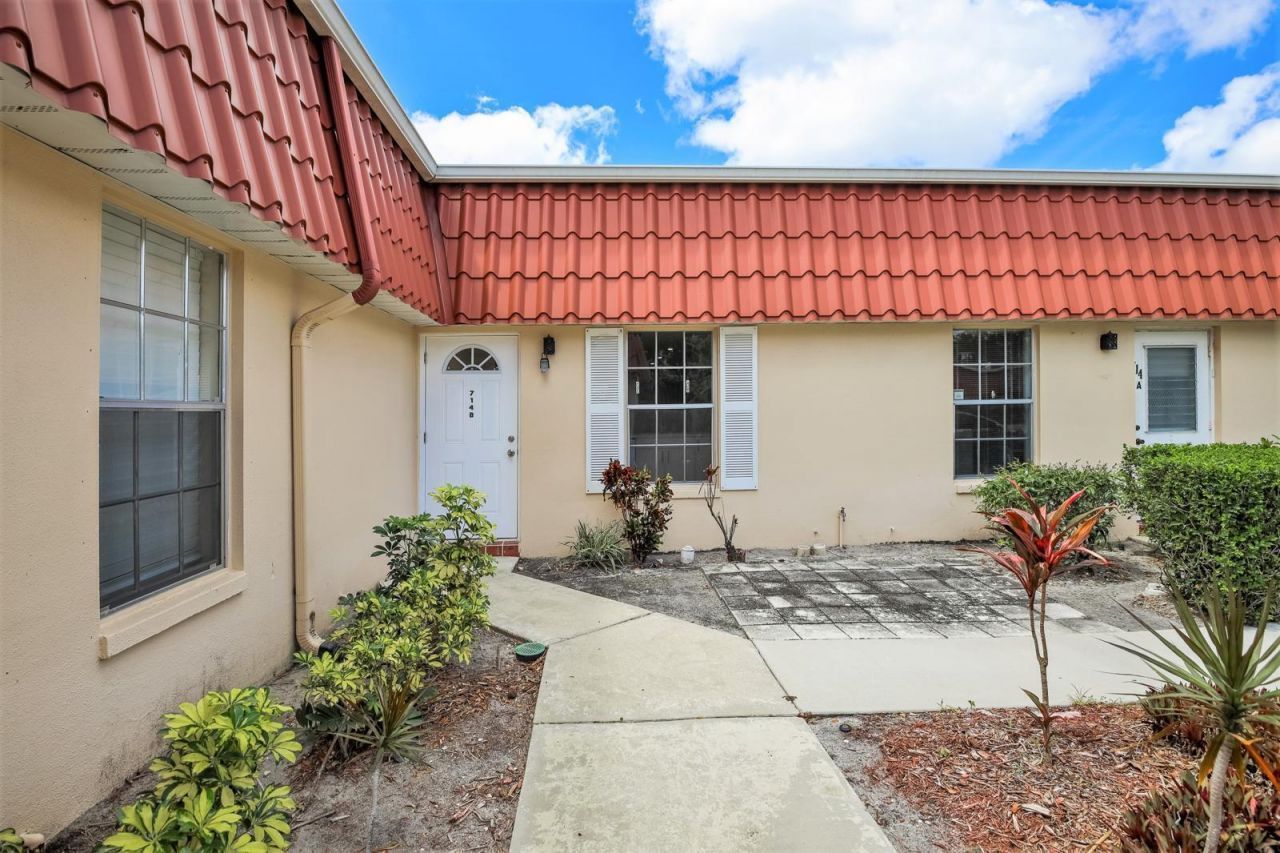 714 Nantucket Circle, Unit B, Lake Worth, FL 33467 Photo