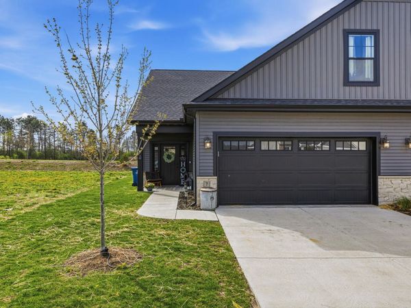 7 Prairie Trail, Monticello, IL 61856