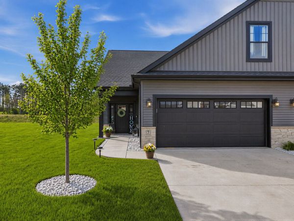 7 Prairie Trail, Monticello, IL 61856
