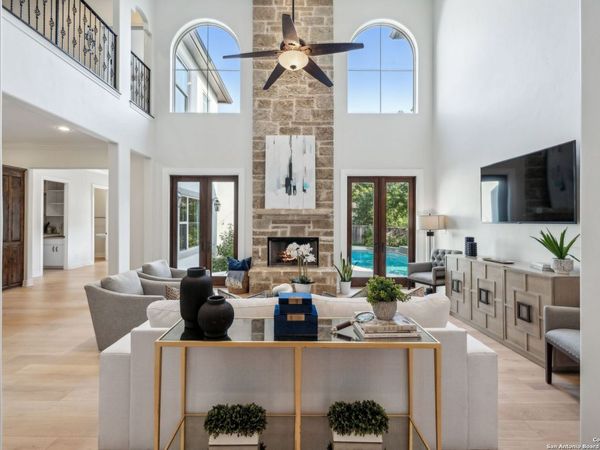 1005 Wiltshire, Terrell Hills, TX 78209