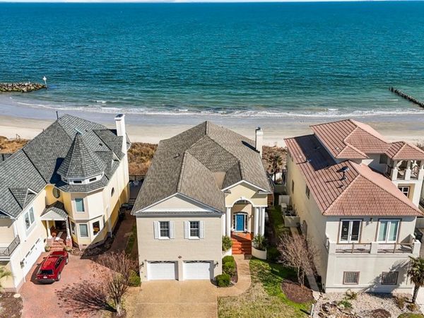 44 Bay Front Place , Hampton, VA 23664