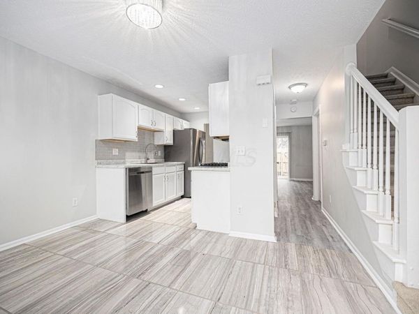 97 Tarryton Court W, Unit 19H, Columbus, OH 43228