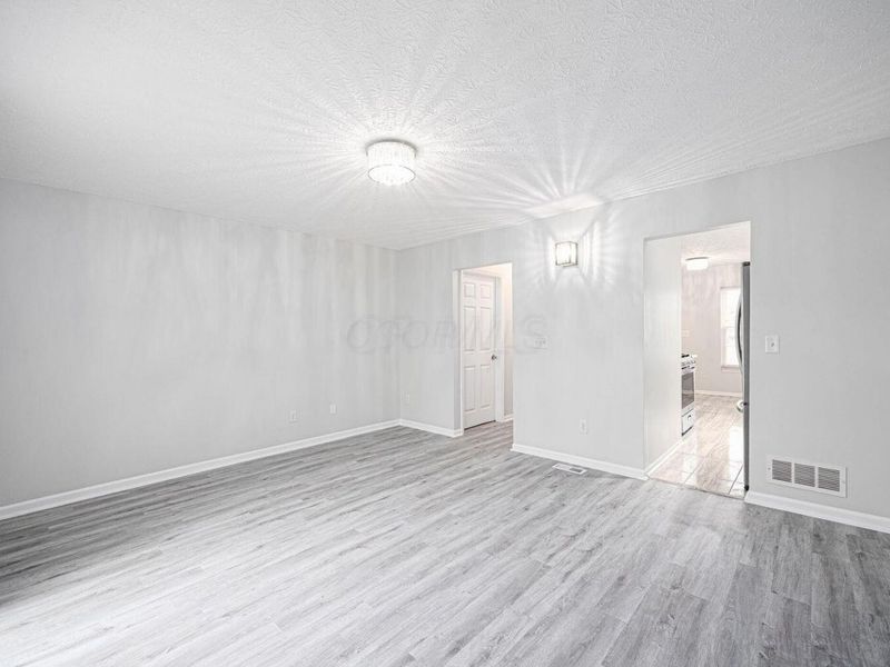 97 Tarryton Court W, Unit 19H, Columbus, OH 43228 Photo 11