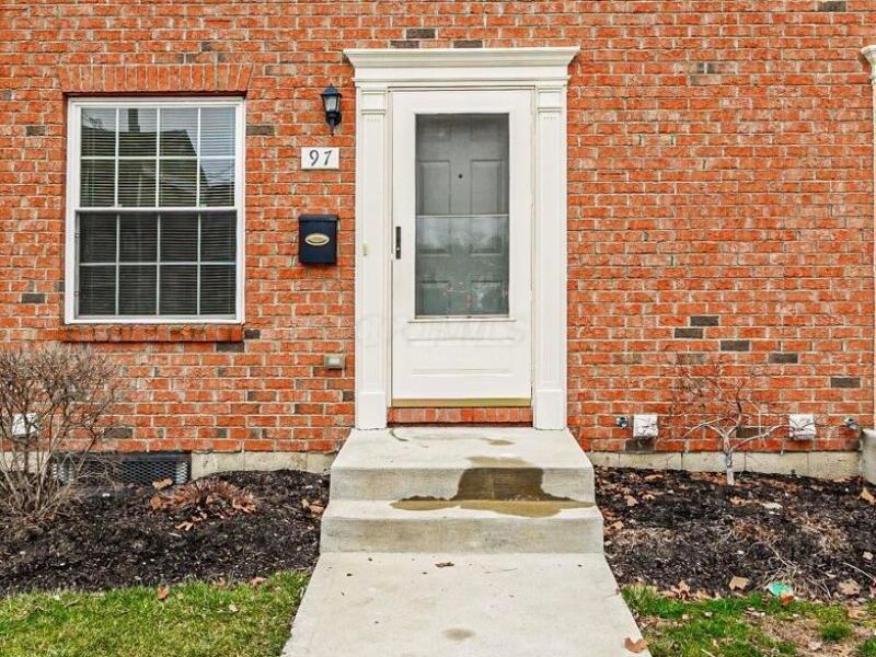 97 Tarryton Court W, Unit 19H, Columbus, OH 43228 Photo 2