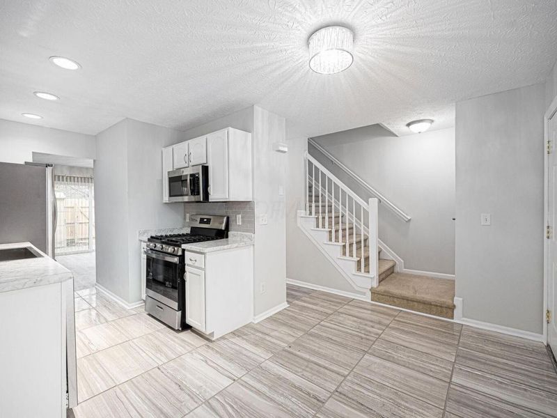 97 Tarryton Court W, Unit 19H, Columbus, OH 43228 Photo 7