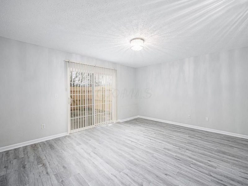 97 Tarryton Court W, Unit 19H, Columbus, OH 43228 Photo 9