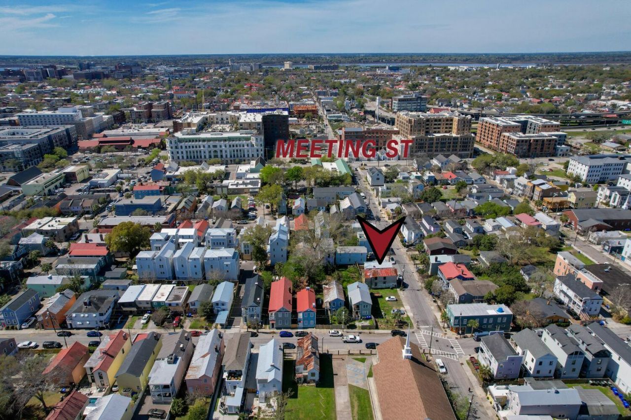 13 Line Street Photo 10