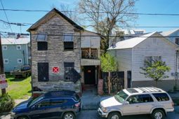 13 Line Street photo 4