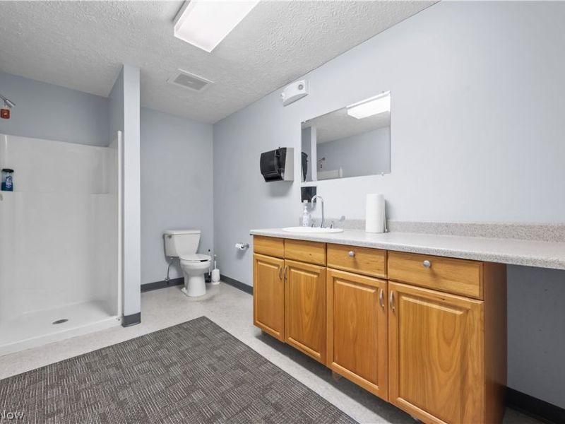 16172 Imperial , Strongsville, OH 44149 Photo 22