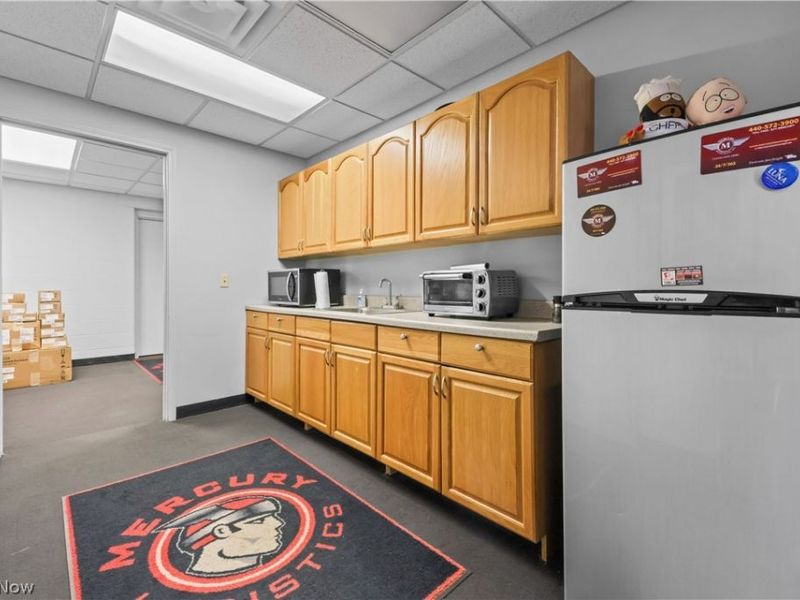 16172 Imperial , Strongsville, OH 44149 Photo 23