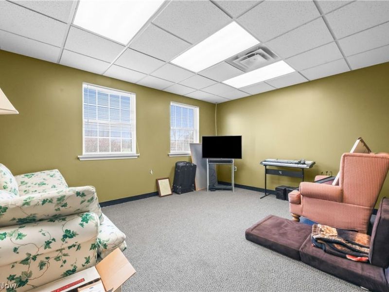 16172 Imperial , Strongsville, OH 44149 Photo 8