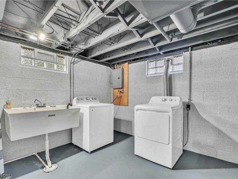 883 Bonnie Brae Avenue NE, Warren, OH 44483 Photo 21