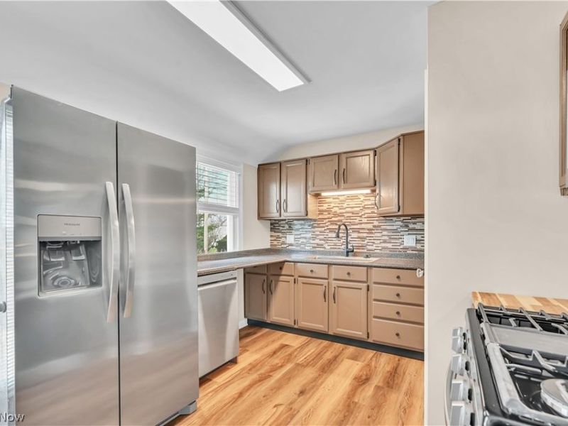 883 Bonnie Brae Avenue NE, Warren, OH 44483 Photo 5