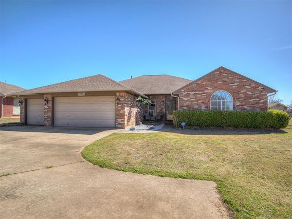 29353 Oklahoma Street, Harrah, OK 73045
