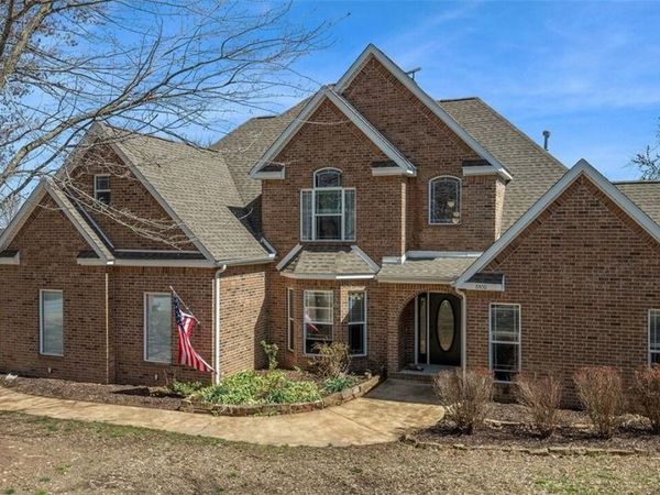 8400 Windsong Lane, Bentonville, AR 72713