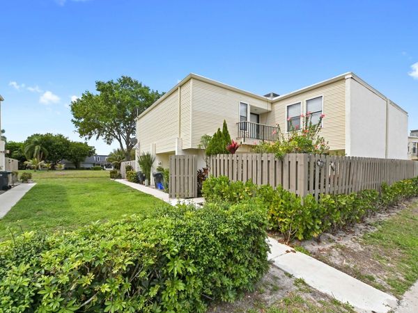 1606 Shaker Circle, Wellington, FL 33414