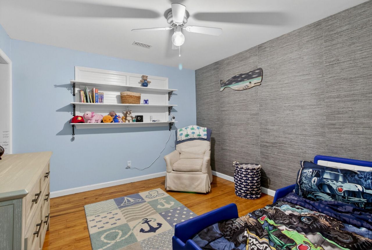 113 Virginia Street Photo 16