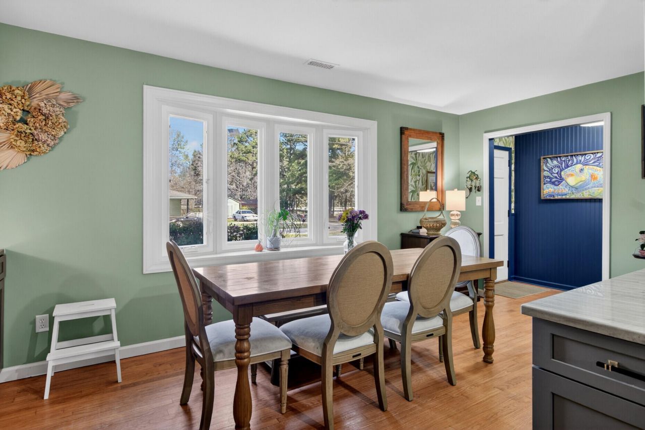 113 Virginia Street Photo 9