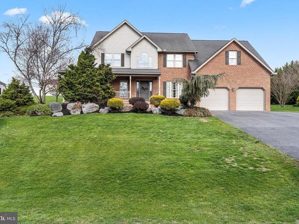 1831 BELL AVENUE, CHAMBERSBURG, PA 17202