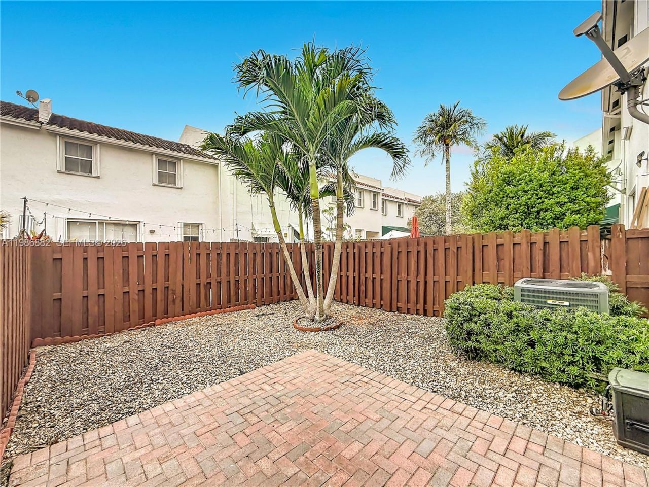 4330 NW 114th Pl, Doral, FL 33178 Photo