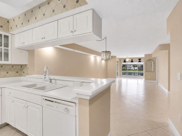 12547 Imperial Isle Dr, Unit 206, Boynton Beach, FL 33437