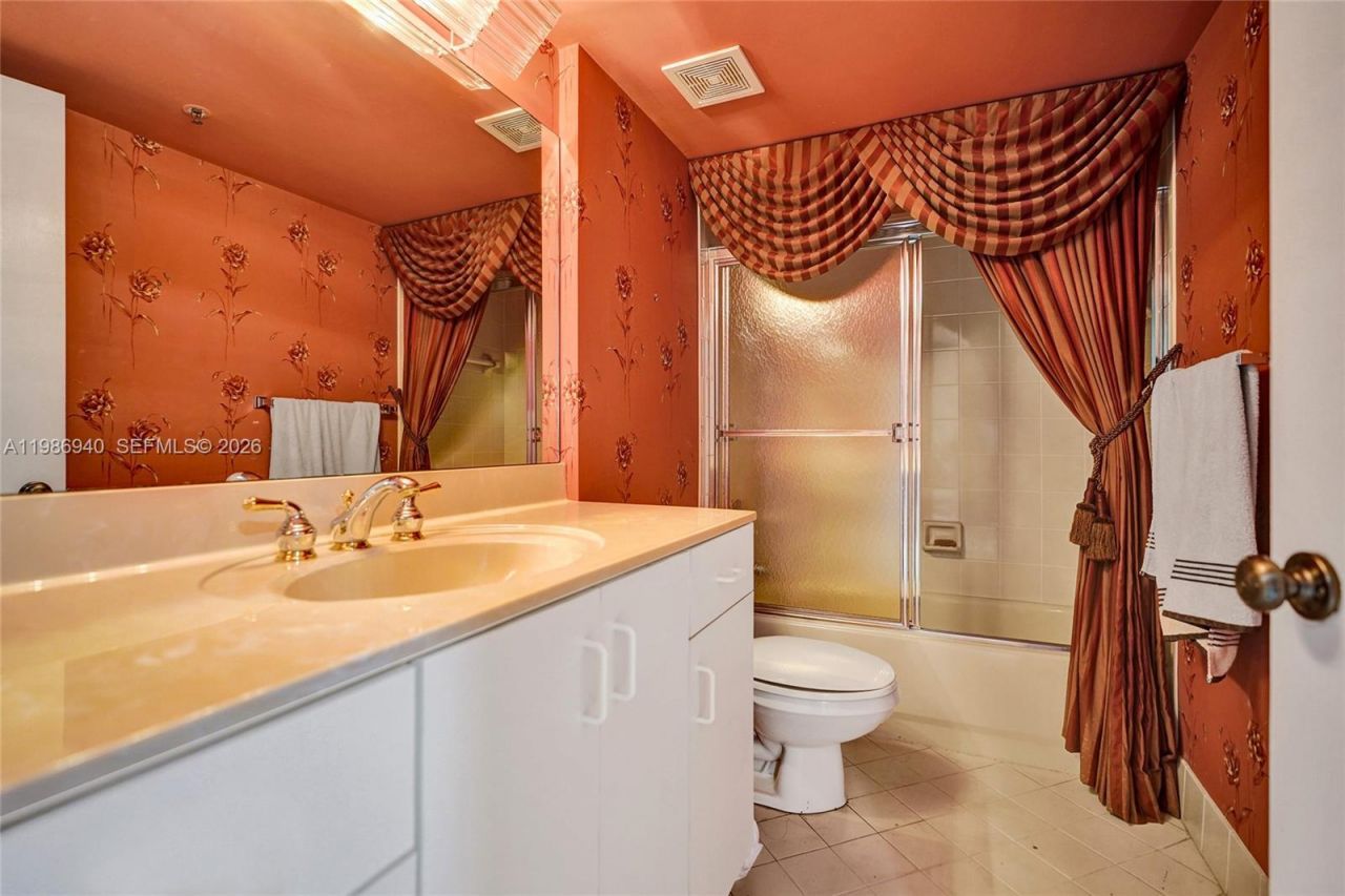 12547 Imperial Isle Dr, Unit 206, Boynton Beach, FL 33437 Photo