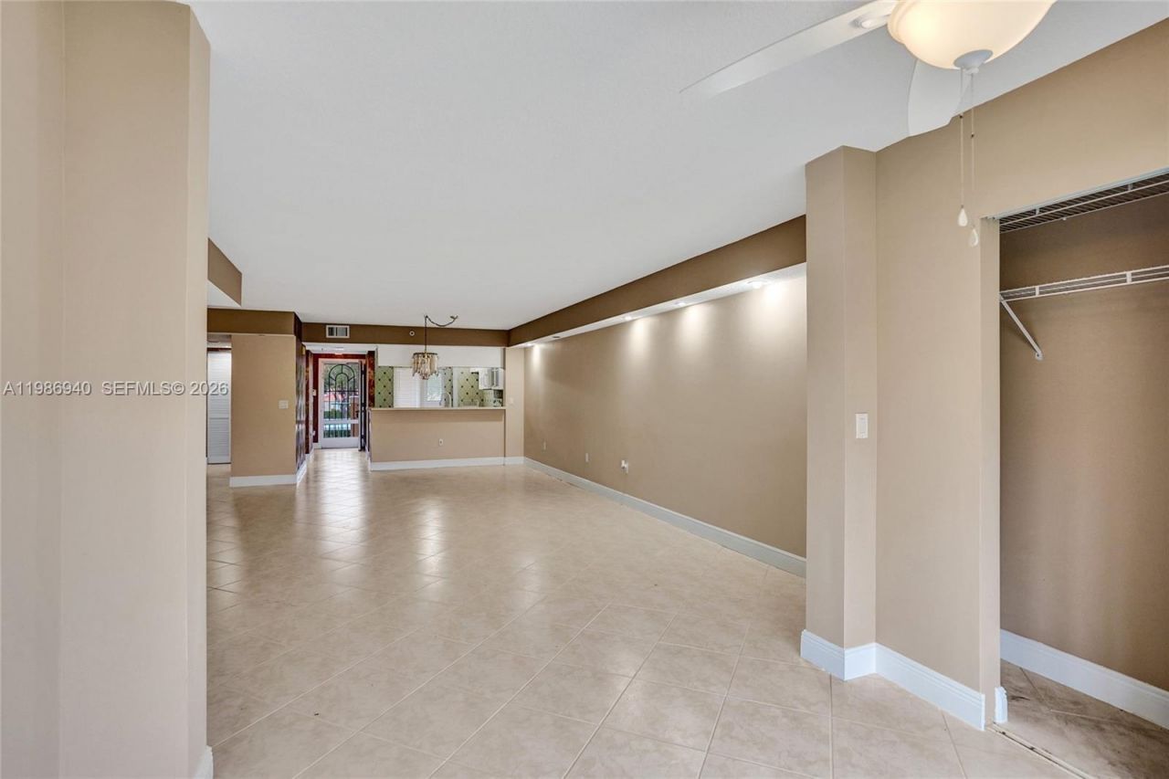 12547 Imperial Isle Dr, Unit 206, Boynton Beach, FL 33437 Photo