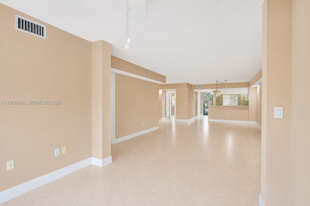 12547 Imperial Isle Dr, Unit 206, Boynton Beach, FL 33437 Photo