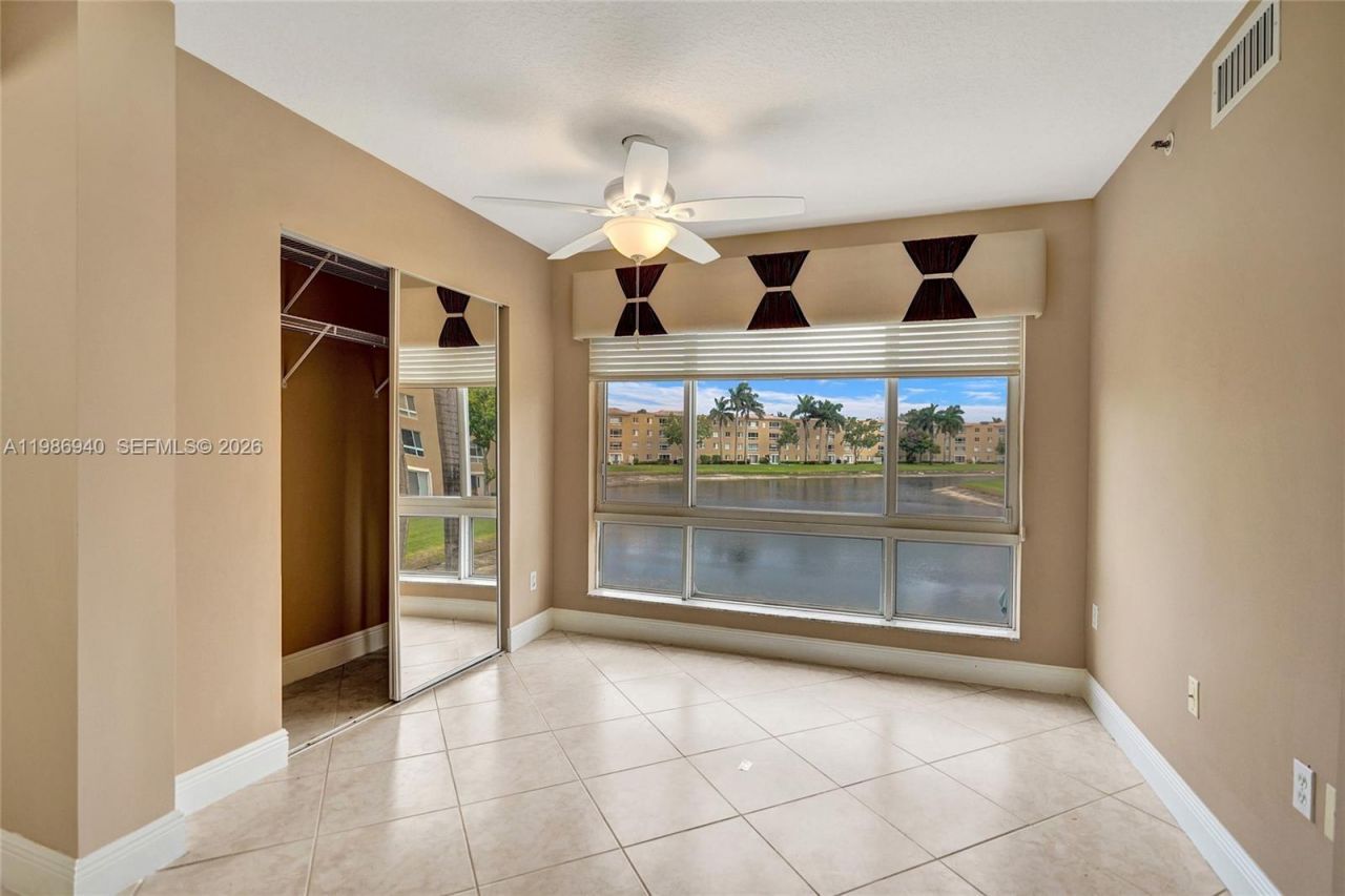 12547 Imperial Isle Dr, Unit 206, Boynton Beach, FL 33437 Photo