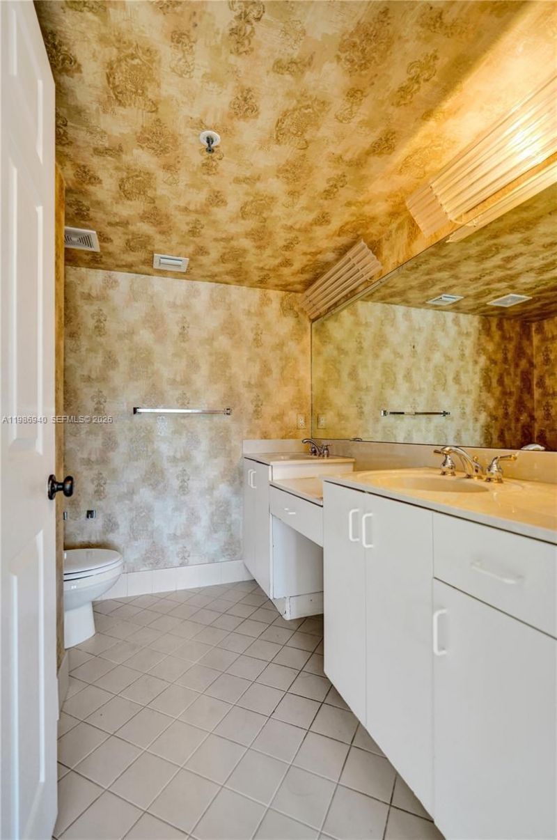 12547 Imperial Isle Dr, Unit 206, Boynton Beach, FL 33437 Photo