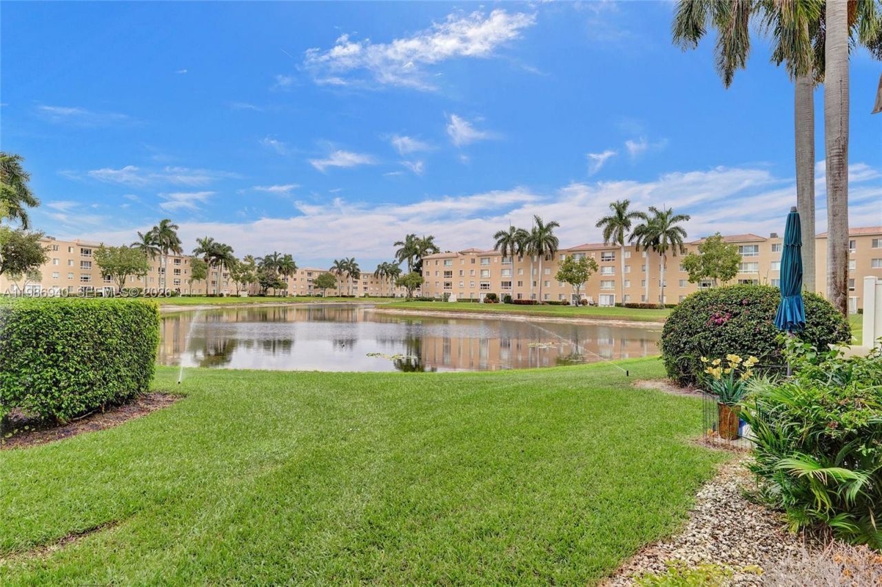 12547 Imperial Isle Dr, Unit 206, Boynton Beach, FL 33437 Photo