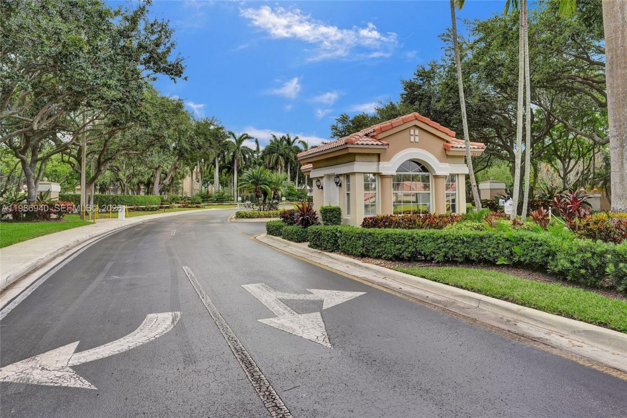 12547 Imperial Isle Dr, Unit 206, Boynton Beach, FL 33437 Photo