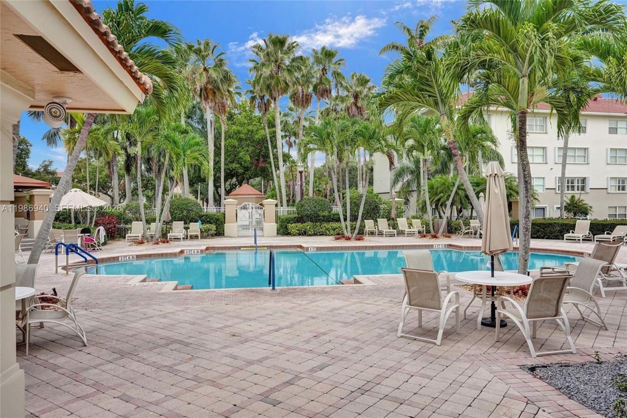 12547 Imperial Isle Dr, Unit 206, Boynton Beach, FL 33437 Photo